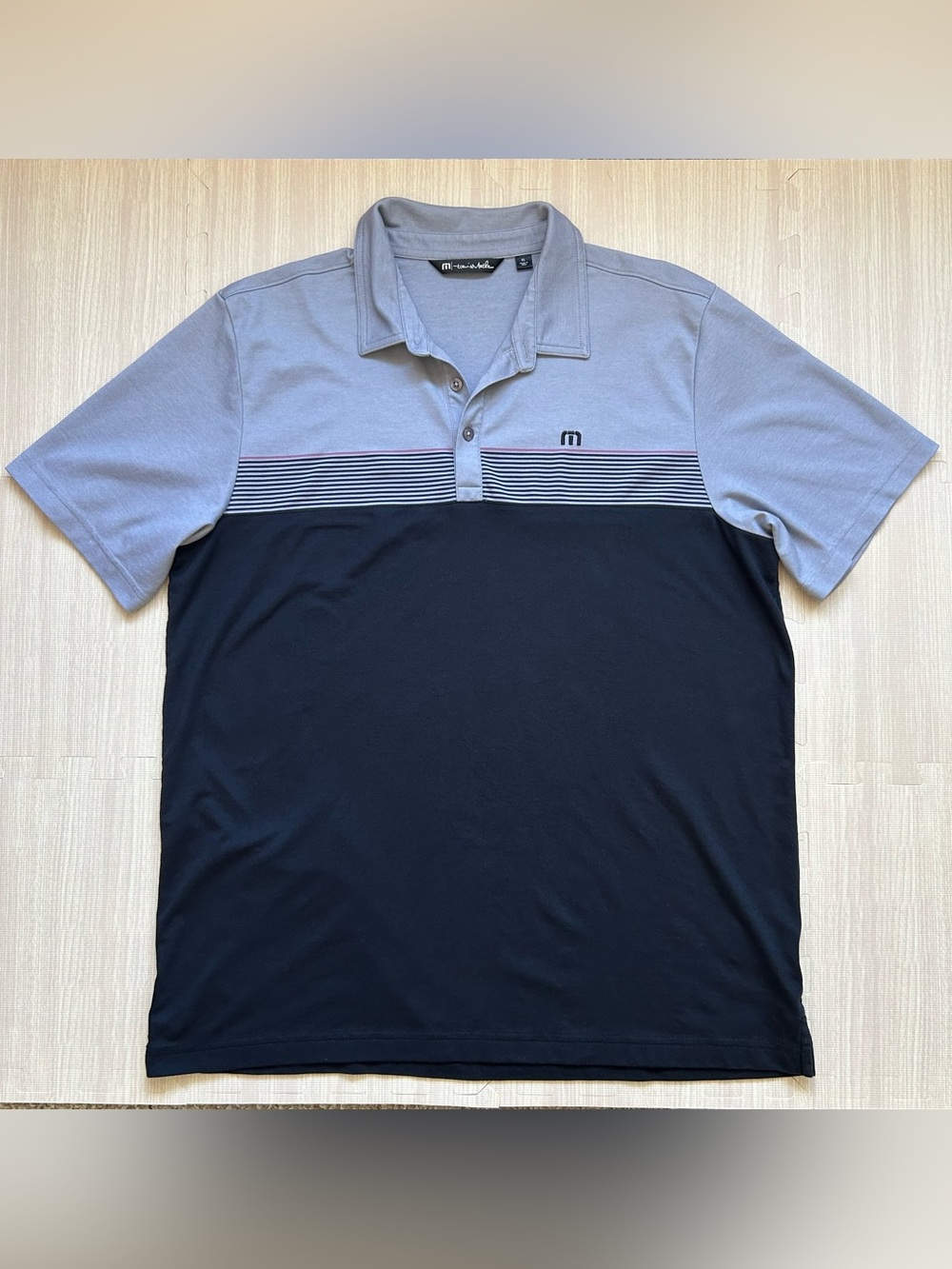 Men’s TravisMathew Colorblock Chest-Stripe Golf Polo Shirt in Grey/Black. XL